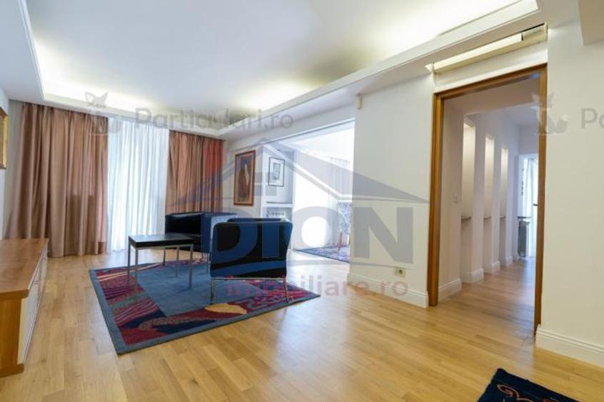 Apartament cu 3 camere semidecomandat în Unirii