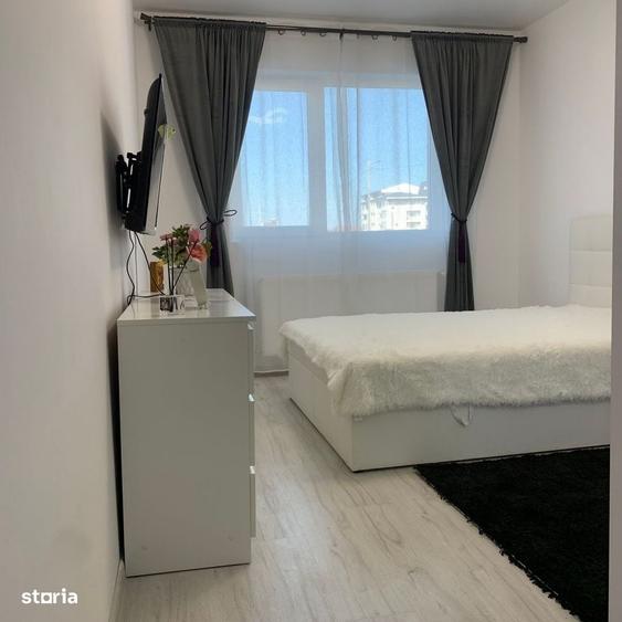 Garsonieră decomandată în Roșu
