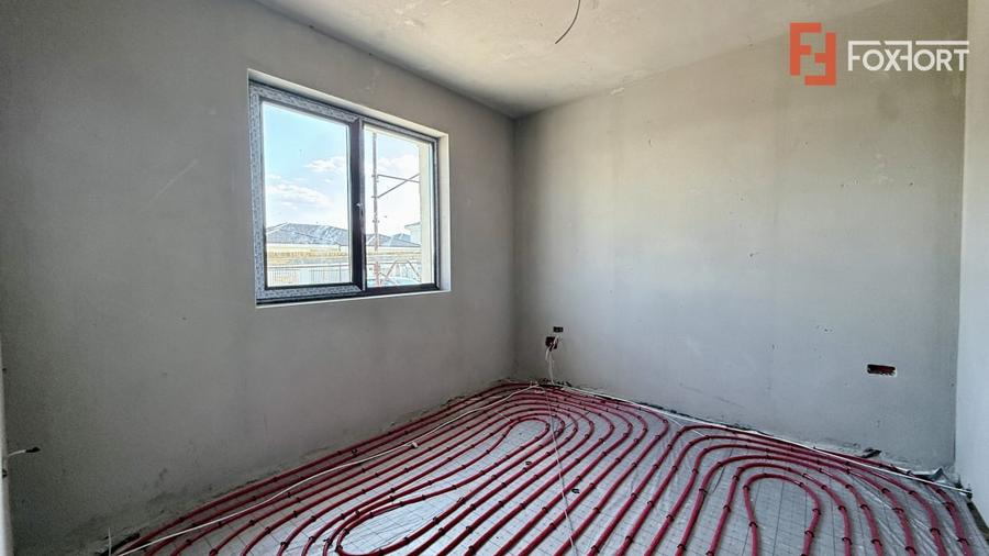Duplex cu 4 camere cu Canalizare în Moșnița Veche