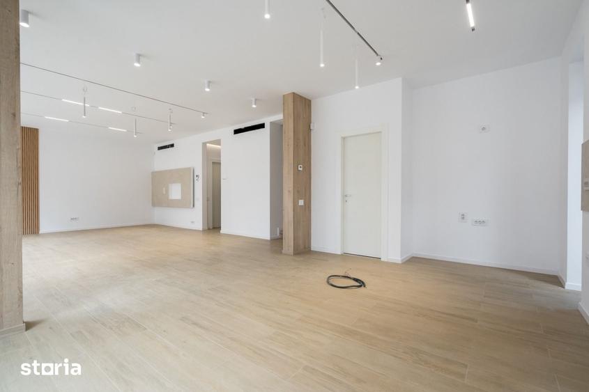 Casă cu 6 camere cu Teren 425 Mp în Central