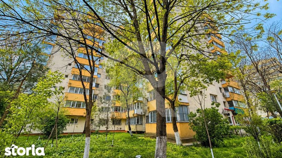 Apartament cu 3 camere, mobilat în Tei