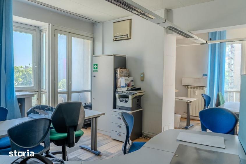 Apartament cu 4 camere semidecomandat în Romană