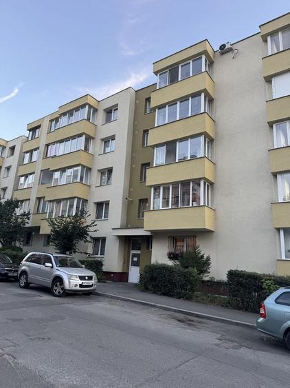 Apartament cu 2 camere decomandat în Cornișa