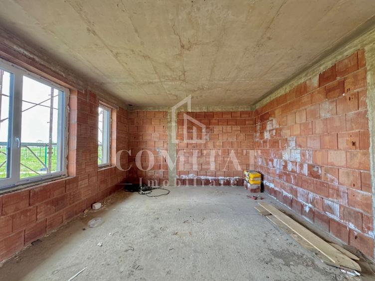 Casă individuală cu 5 camere cu Canalizare în Juc-Herghelie
