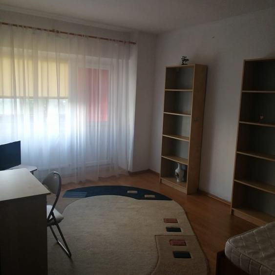 Garsonieră decomandată în Vitan