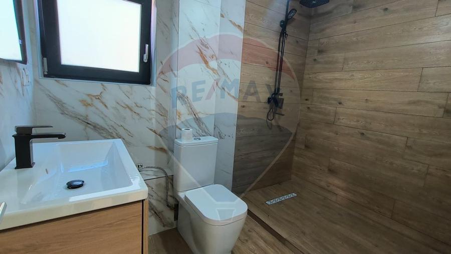 Casă cu 4 camere cu Teren 321 Mp în Port