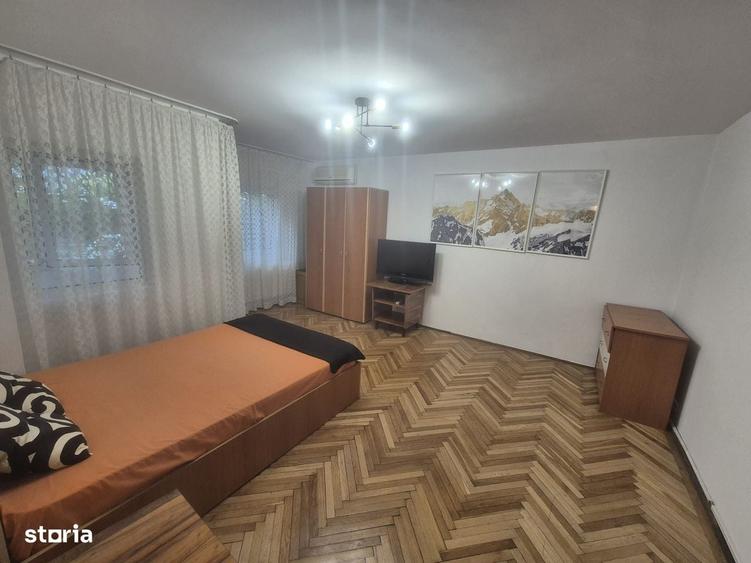 Garsonieră decomandată în Drumul Sării