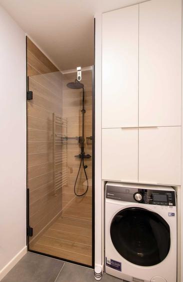 Apartament cu 3 camere semidecomandat în Exterior Vest