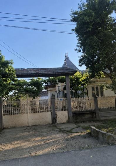 Casă cu 4 camere în Central
