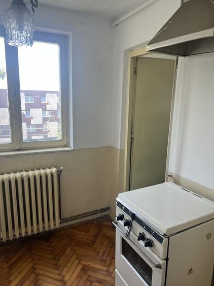 Apartament cu 3 camere nedecomandat în Micro 1