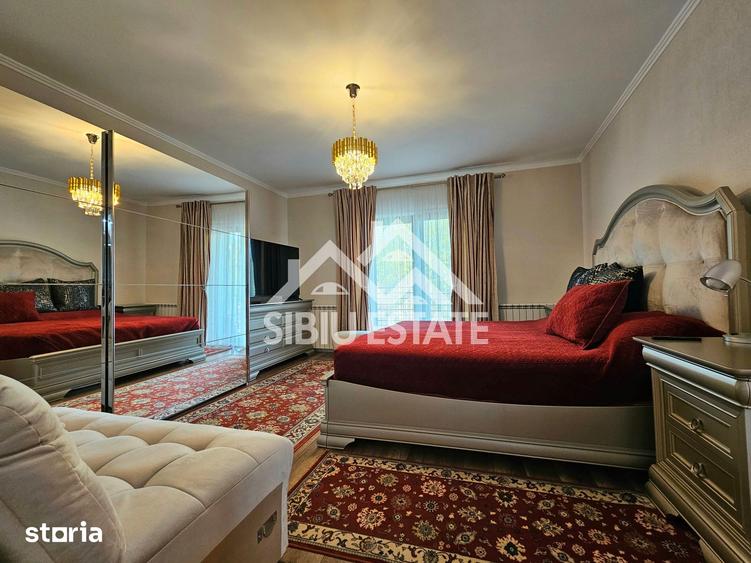 Casă cu 5 camere cu Teren 600 Mp în Sadu