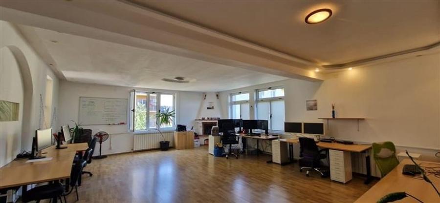 Casă individuală cu 5 camere cu Teren 700 Mp în Tudor