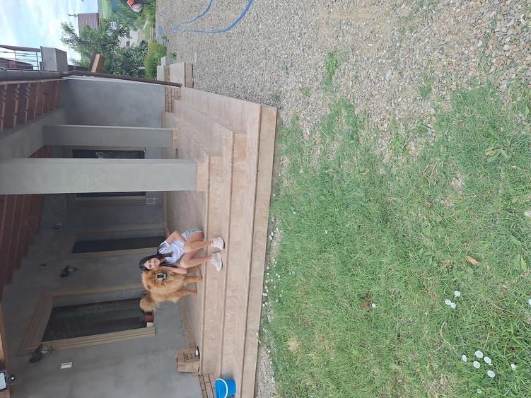 Casă cu 4 camere cu Teren 1030 Mp în Exterior Vest