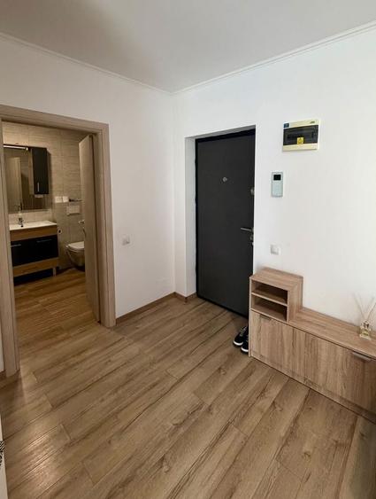 Apartament cu 2 camere semidecomandat, mobilat în Mărăști