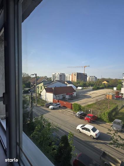 Apartament cu 3 camere decomandat în Lipovei