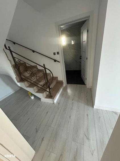 Casa individuala, decomanda, 6 camere, 180 mp ., teren 3 ari., zona d - 8