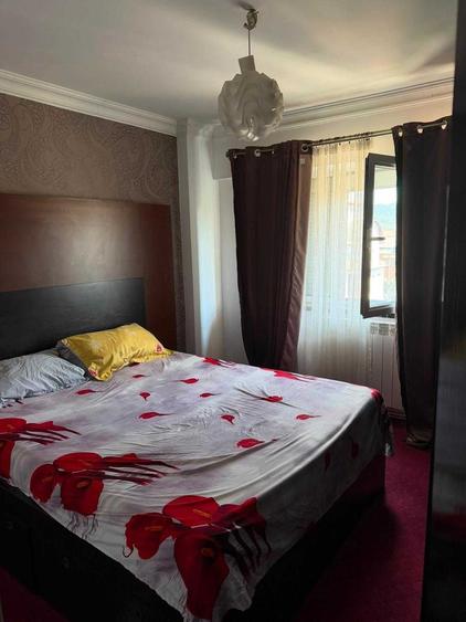 Apartament cu 3 camere decomandat în Traian
