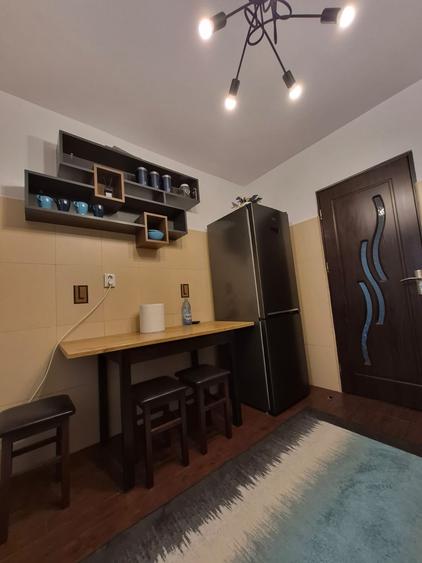 Apartament cu 4 camere decomandat în Nicolina
