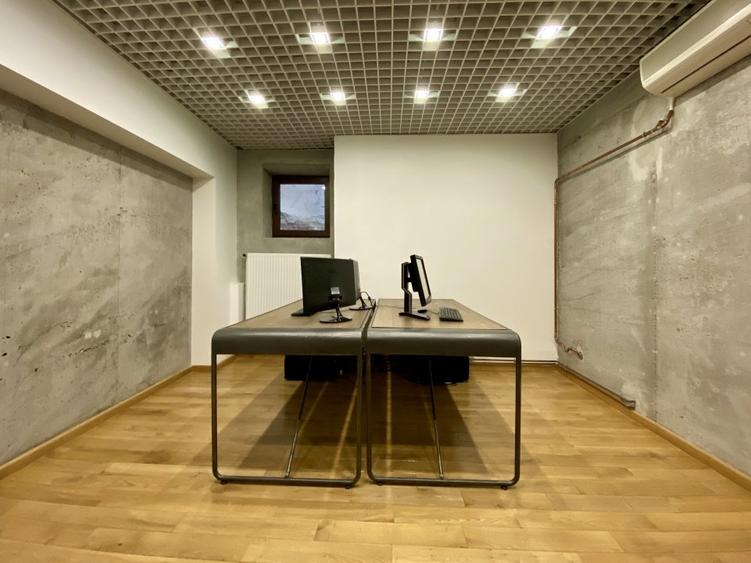 Casă cu 10 camere cu Teren 180 Mp în Calea Călărașilor