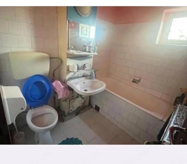 Apartament cu 2 camere decomandat în Craiovița Nouă