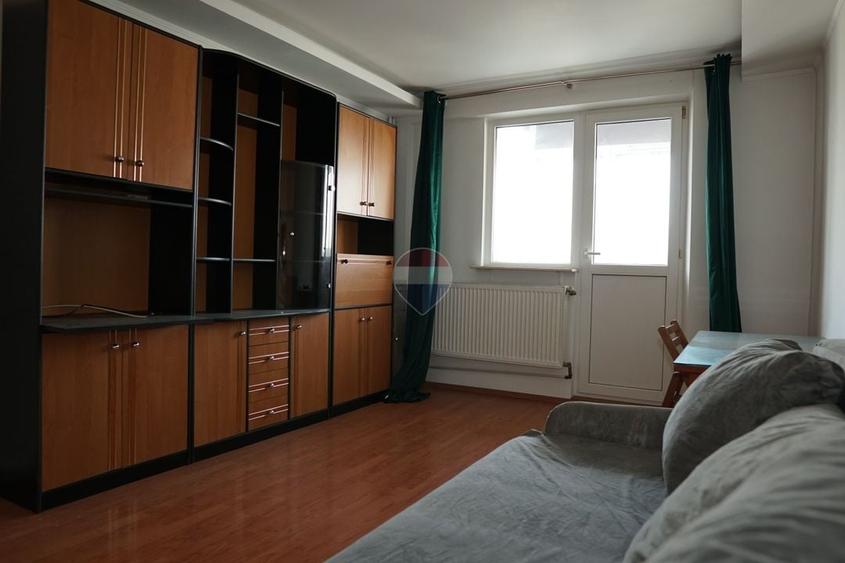 Apartament cu 2 camere decomandat, mobilat în Titan