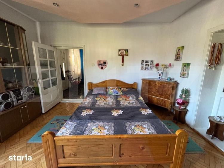 Casă cu 6 camere cu Teren 1200 Mp în Șoimuș