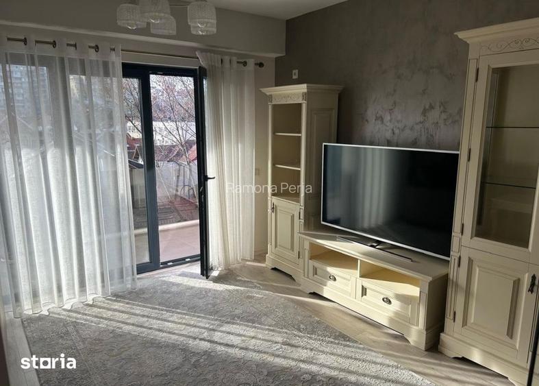 Apartament 3 camere Central, etaj 3, zona Sfanta Vineri