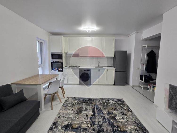 Apartament cu 2 camere semidecomandat, mobilat în Apărătorii Patriei