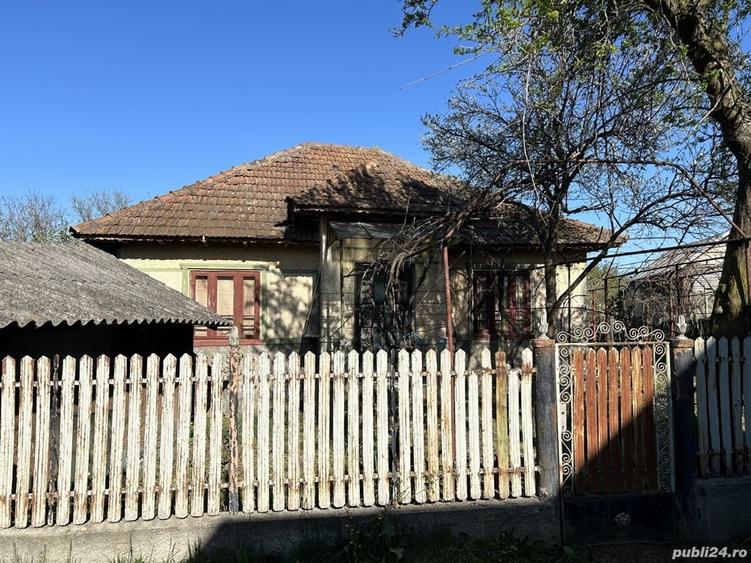 Casă cu 5 camere cu Teren 2000 Mp în Bălțești