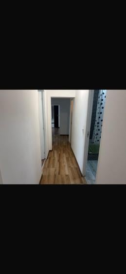 Apartament cu 3 camere în Micro 4