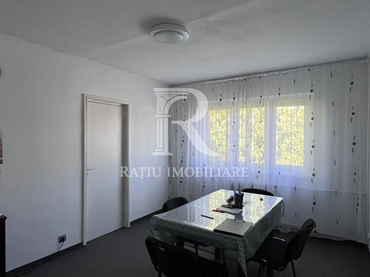Apartament cu 2 camere semidecomandat, mobilat în Nufărul