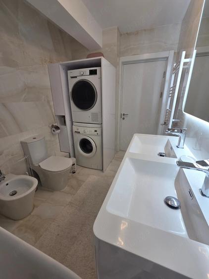 Apartament cu 3 camere decomandat, mobilat în Tătărași