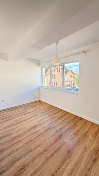 Apartament cu 3 camere decomandat în Vest