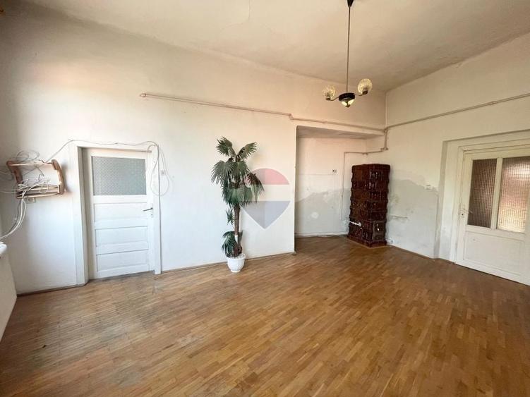 Casă individuală cu 3 camere cu Teren 140 Mp în Central