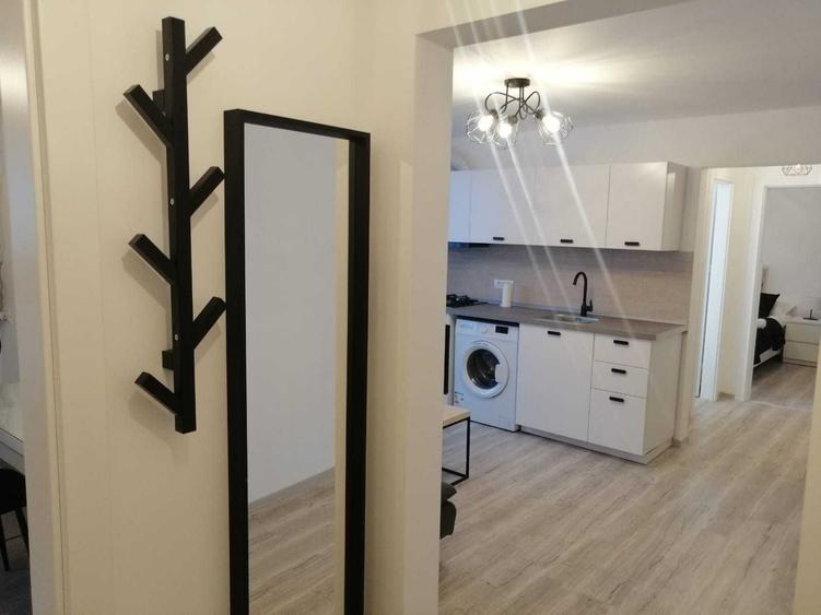 Apartament cu 3 camere semidecomandat în Take Ionescu