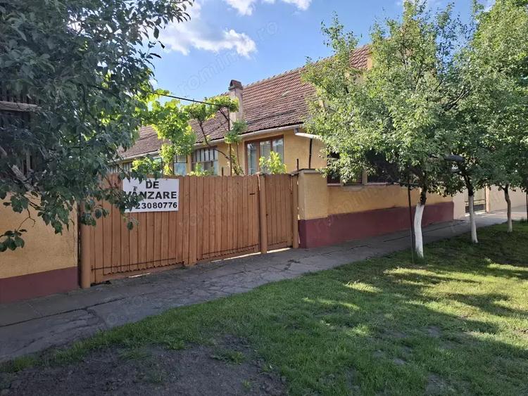 Casă cu 5 camere cu Teren 2117 Mp în Nădlac
