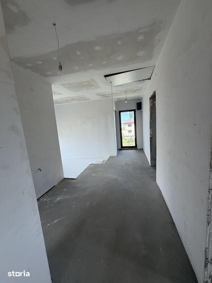 Casă cu 5 camere cu Teren 335 Mp în Central