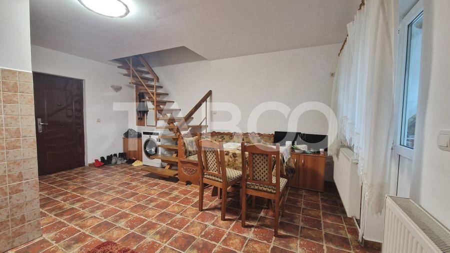 Apartament de inchiriat cu 3 camere balcon la mansarda Vasile Aaron - 1
