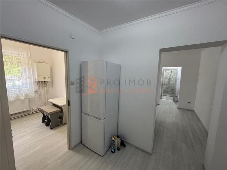 Apartament cu 2 camere decomandat în 1 Decembrie