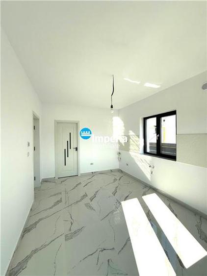Casă cu 3 camere cu Teren 350 Mp în Lunca Cetățuii