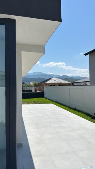 Casă cu 3 camere în Noua