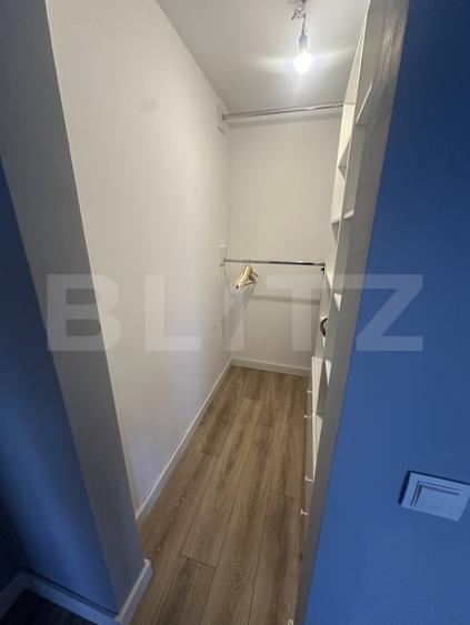Apartament cu 3 camere semidecomandat, mobilat în Independenței