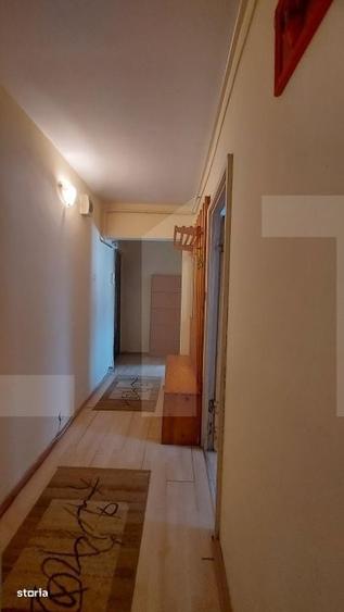 Apartament cu 3 camere semidecomandat în Central