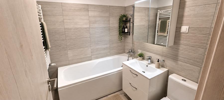 Apartament cu 3 camere decomandat, mobilat în Pipera