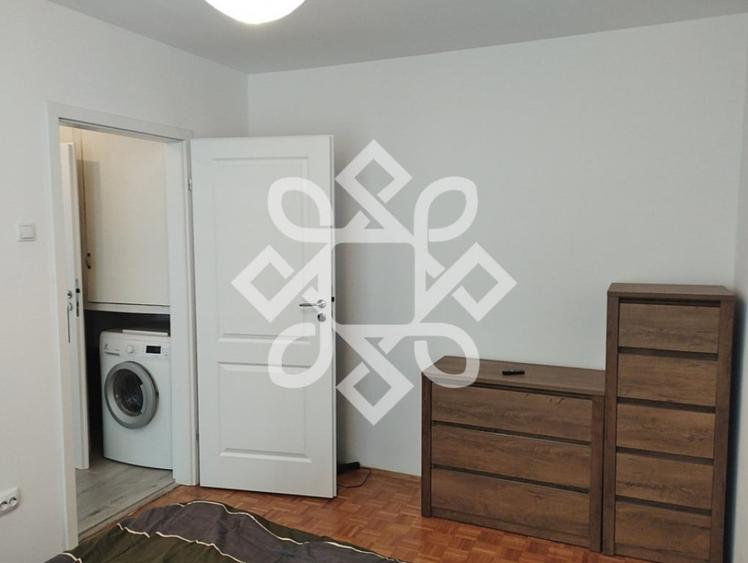 Apartament cu 3 camere semidecomandat în Rogerius
