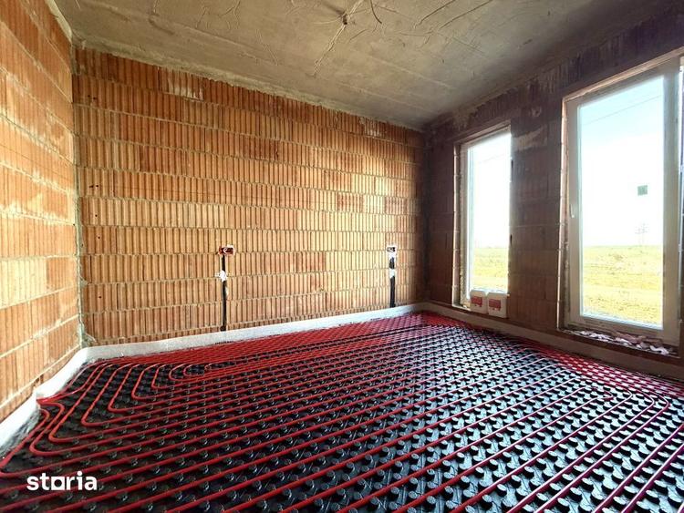 Casă cu 4 camere cu Teren 310 Mp în Sânandrei