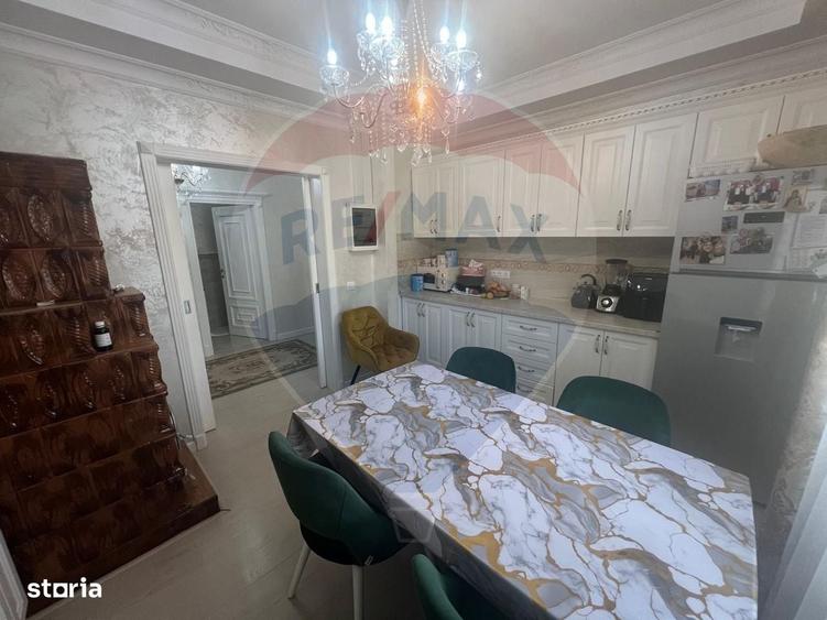 Casă cu 4 camere în Central