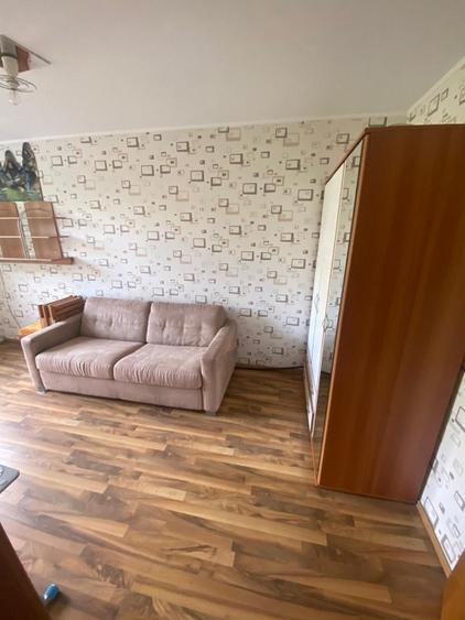 Apartament cu 4 camere decomandat în Titan