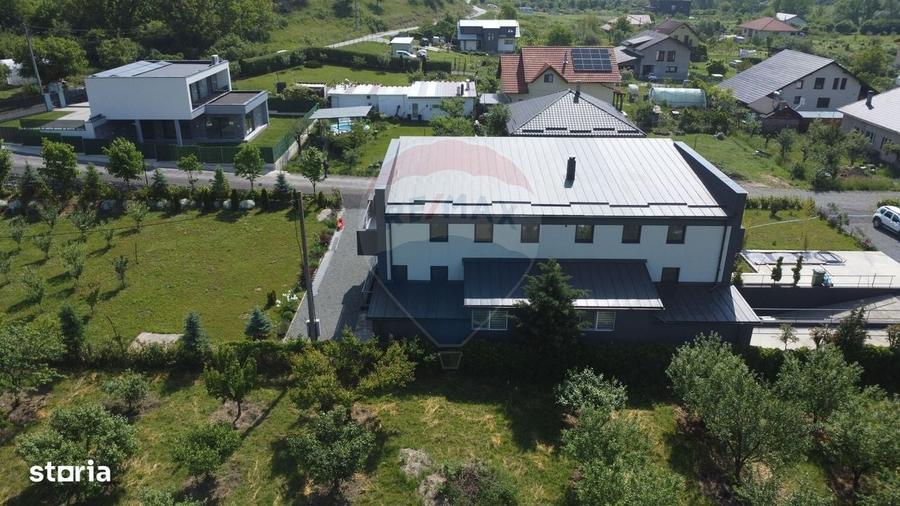 Casă cu 4 camere în Mera