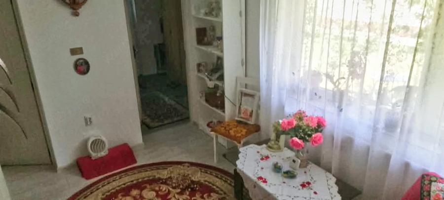 Casă cu 2 camere cu Teren 1800 Mp în Central